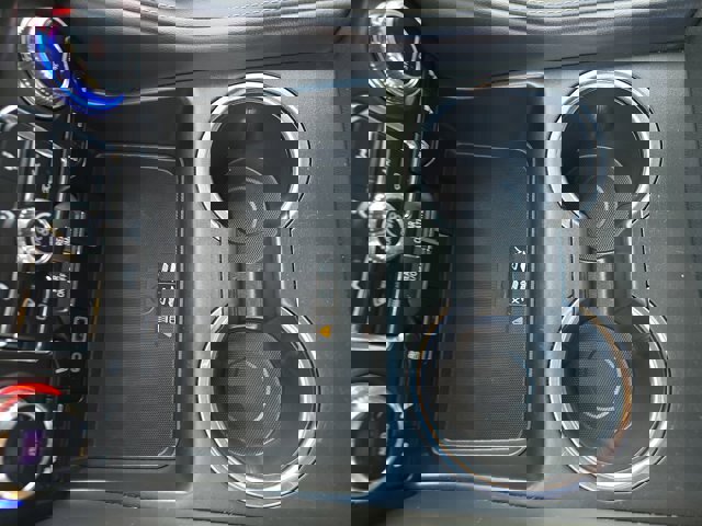 Used 2023 GMC Yukon XL SLT w/ SLT Luxury Package image 10