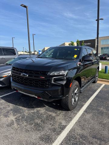 Used 2024 Chevrolet Suburban Z71 w/ Luxury Package AWD/4WD image 1