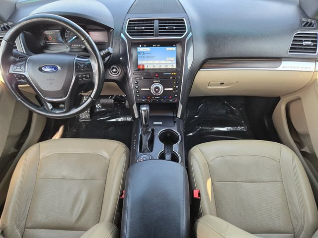 Certified 2017 Ford Explorer Limited w/ Class II Trailer Tow Package AWD/4WD image 25