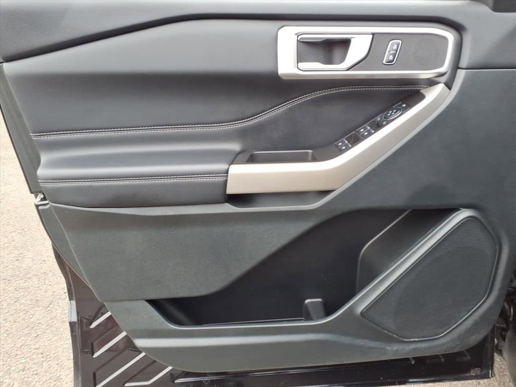 Certified 2023 Ford Explorer XLT image 10