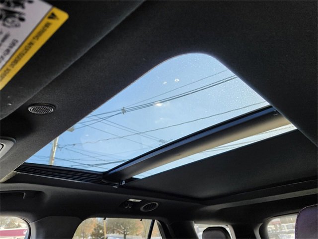 Certified 2022 Ford Explorer Platinum w/ Equipment Group 601A image 22