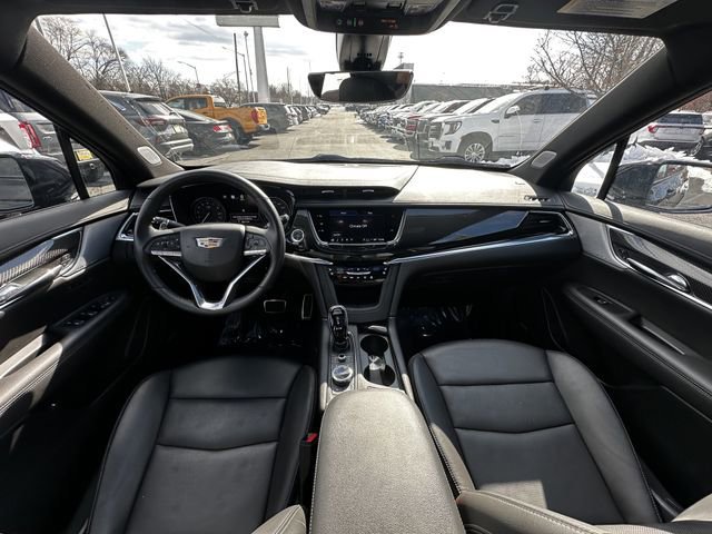Used 2025 Cadillac XT6 Sport w/ Technology Package image 10