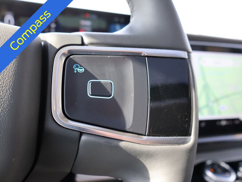 Certified 2025 Ford Expedition Active image 31