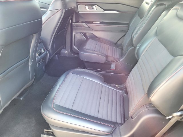 Certified 2025 Ford Explorer ST-Line AWD/4WD image 12
