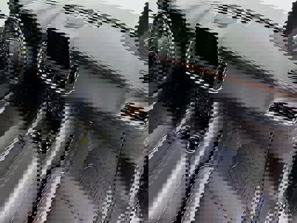 Used 2021 Chevrolet Suburban High Country image 36