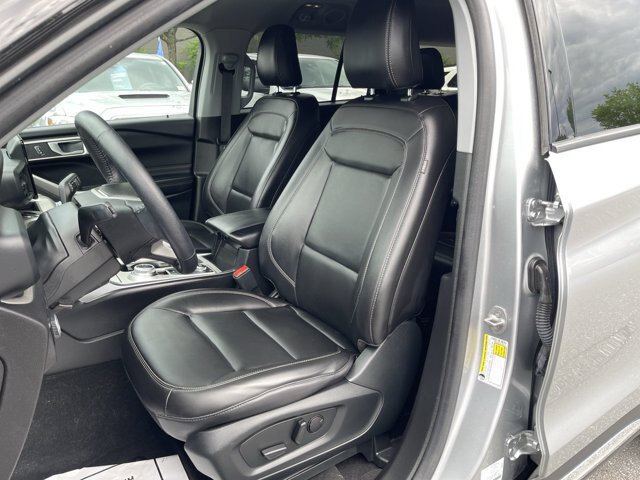 Certified 2023 Ford Explorer XLT w/ Equipment Group 202A AWD/4WD image 6
