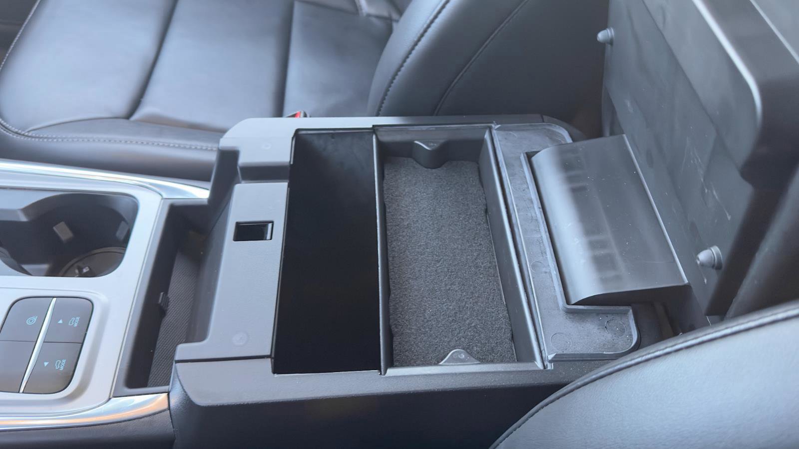 Certified 2023 Ford Explorer XLT w/ Equipment Group 202A image 19