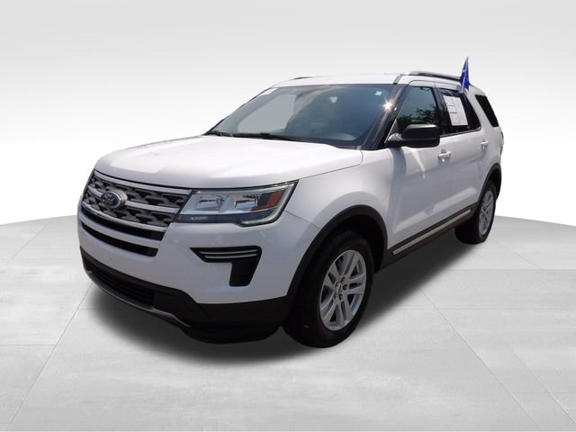 Certified 2018 Ford Explorer XLT AWD/4WD image 3