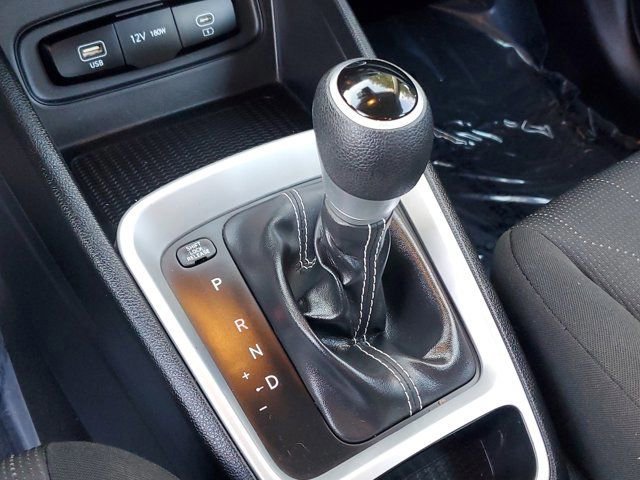 Used 2023 Hyundai Venue SE image 25