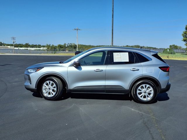 Certified 2023 Ford Escape Active w/ Cold Weather Package FWD image 2