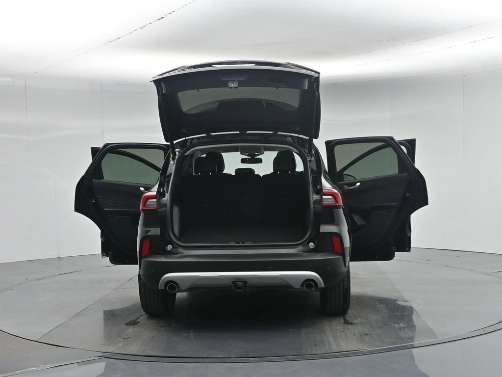 Certified 2025 Ford Escape Platinum w/ Premium Technology Package image 36