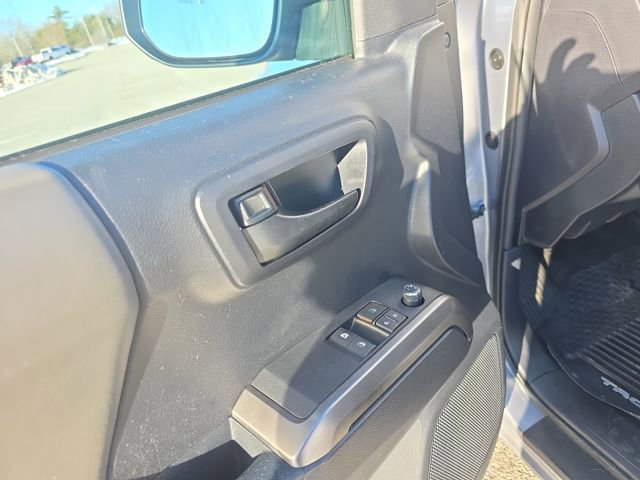 Used 2018 Toyota Tacoma SR5 AWD/4WD image 52