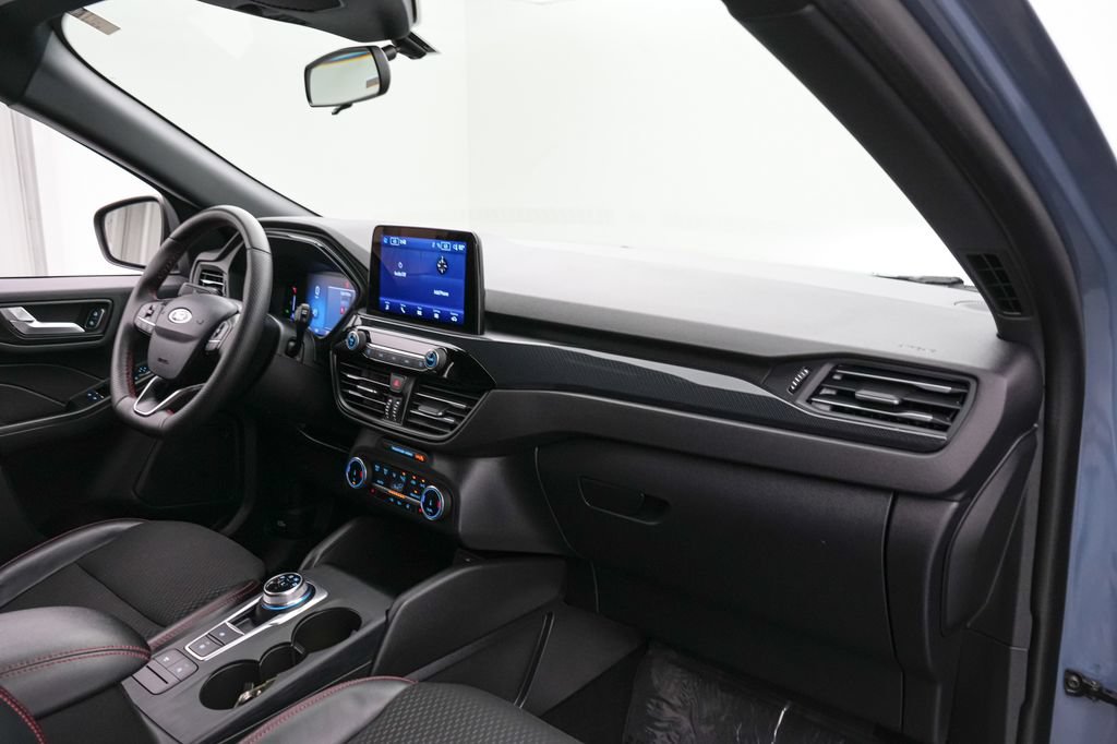 Certified 2025 Ford Escape ST-Line Select AWD/4WD image 21
