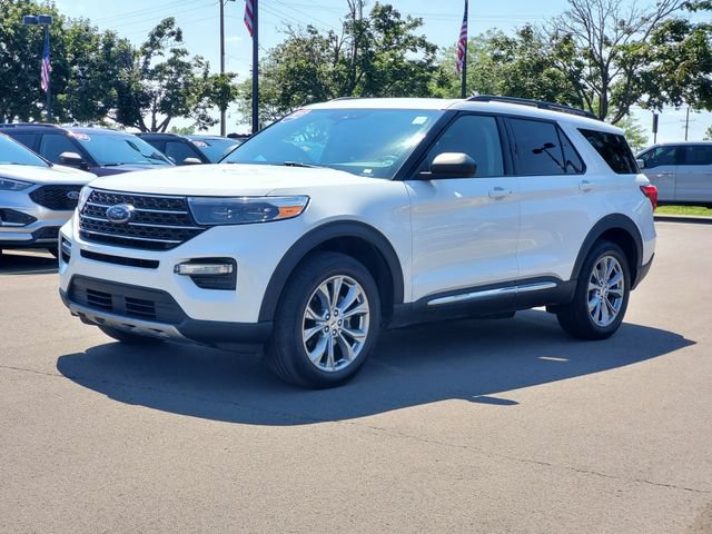 Certified 2023 Ford Explorer XLT w/ Equipment Group 202A AWD/4WD image 2