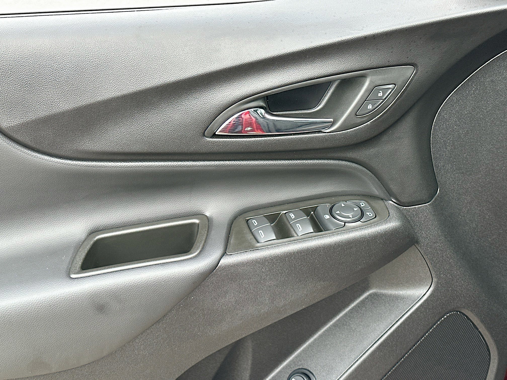 Used 2024 Chevrolet Equinox LT image 17