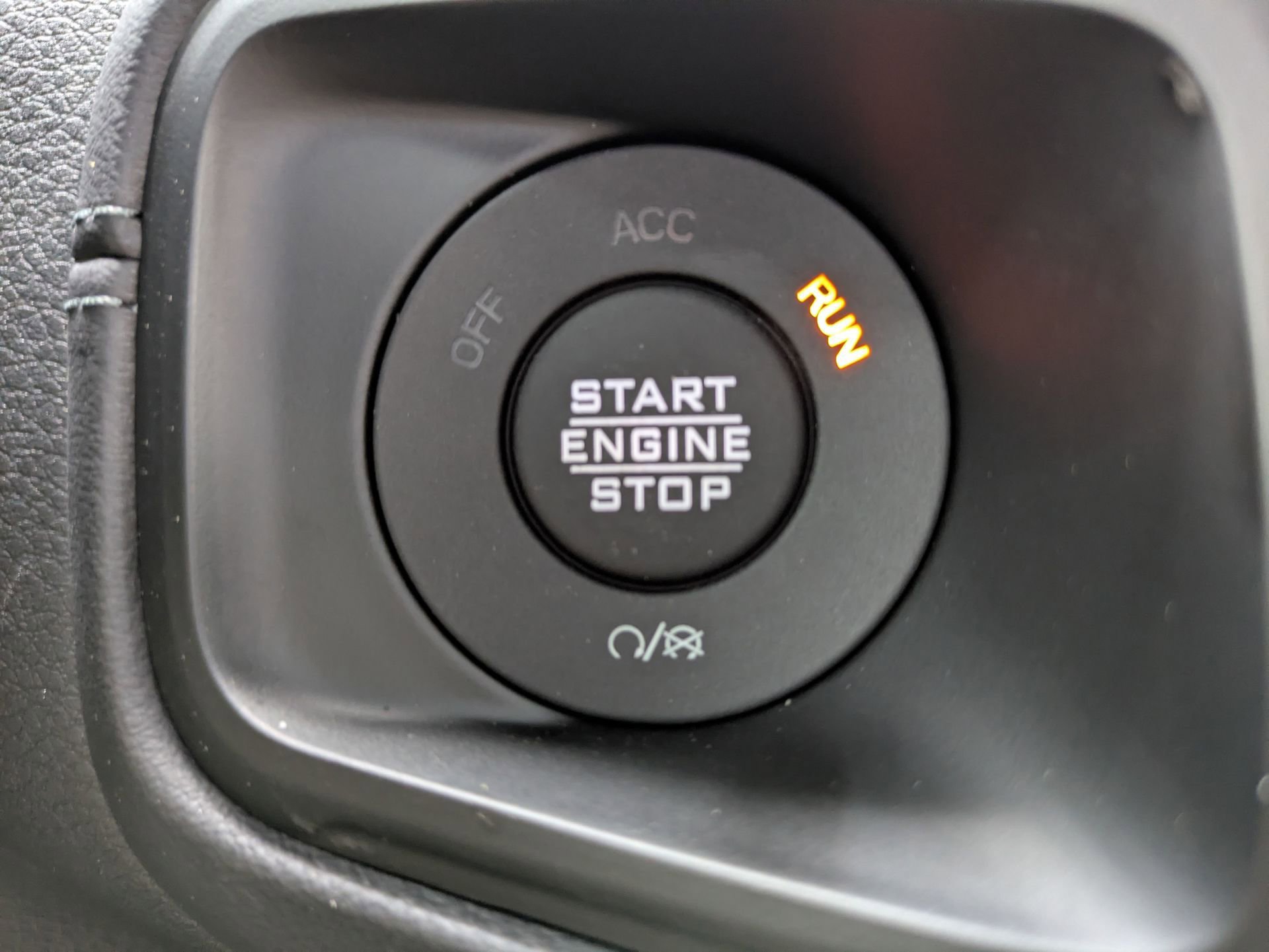 Used 2024 Jeep Gladiator Mojave w/ Convenience Group image 32