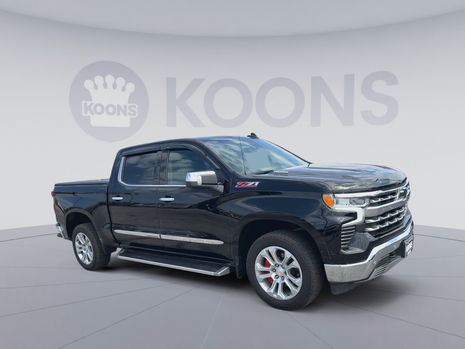 Used 2023 Chevrolet Silverado 1500 LTZ AWD/4WD image 2