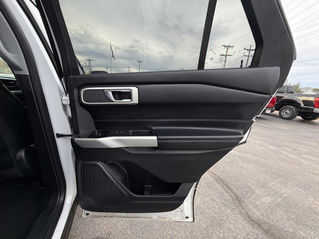 Certified 2020 Ford Explorer XLT w/ Equipment Group 202A image 27