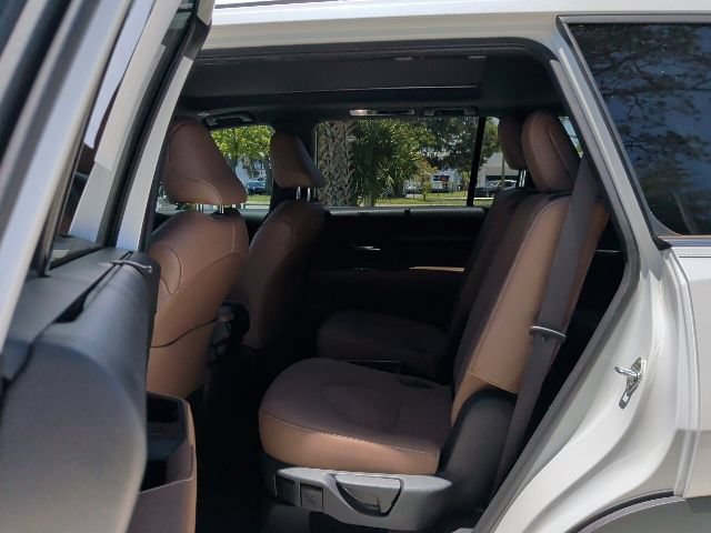 Used 2024 Toyota Grand Highlander AWD Hybrid image 18