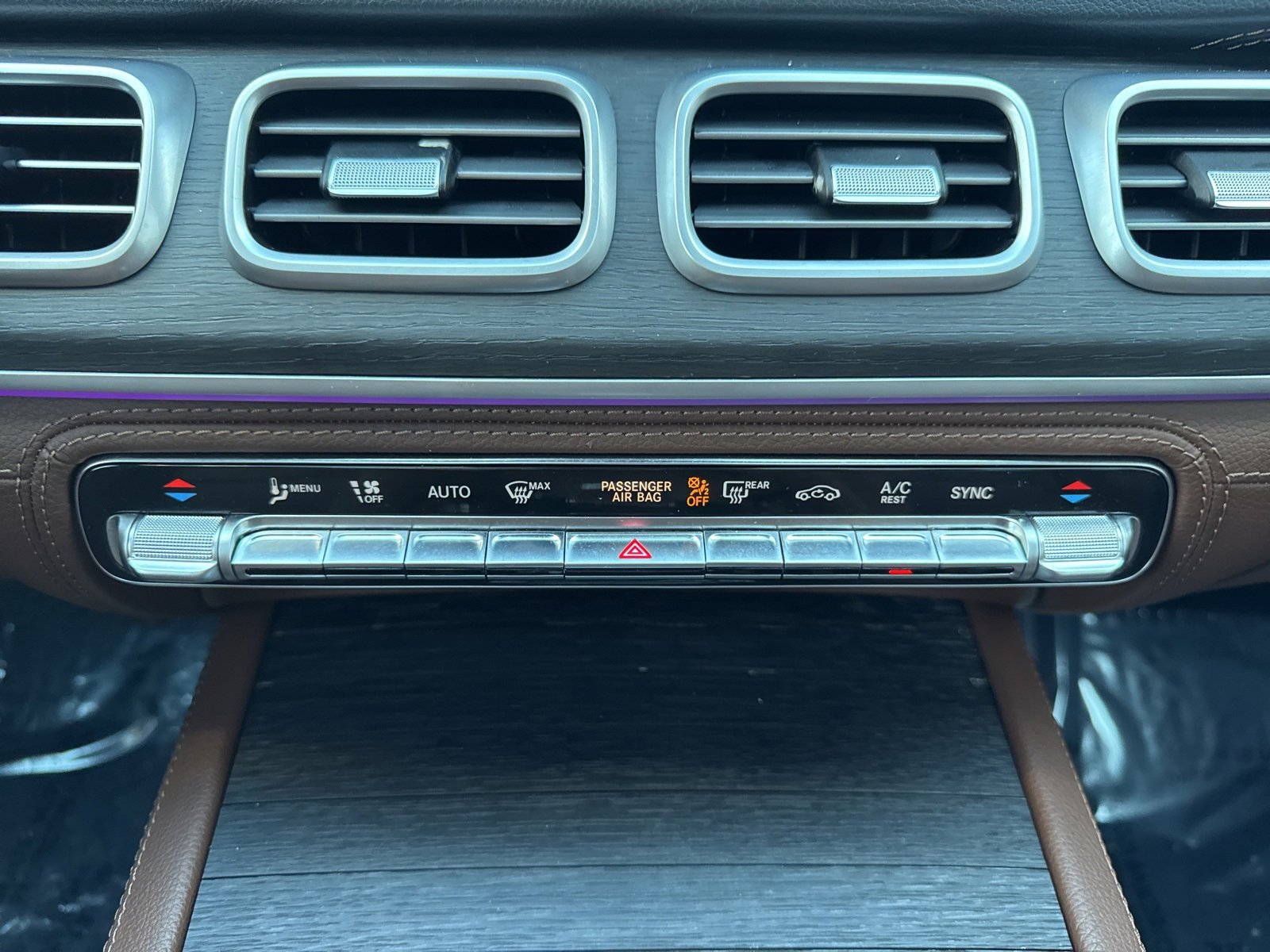 Used 2024 Mercedes-Benz GLE 350 4MATIC image 35