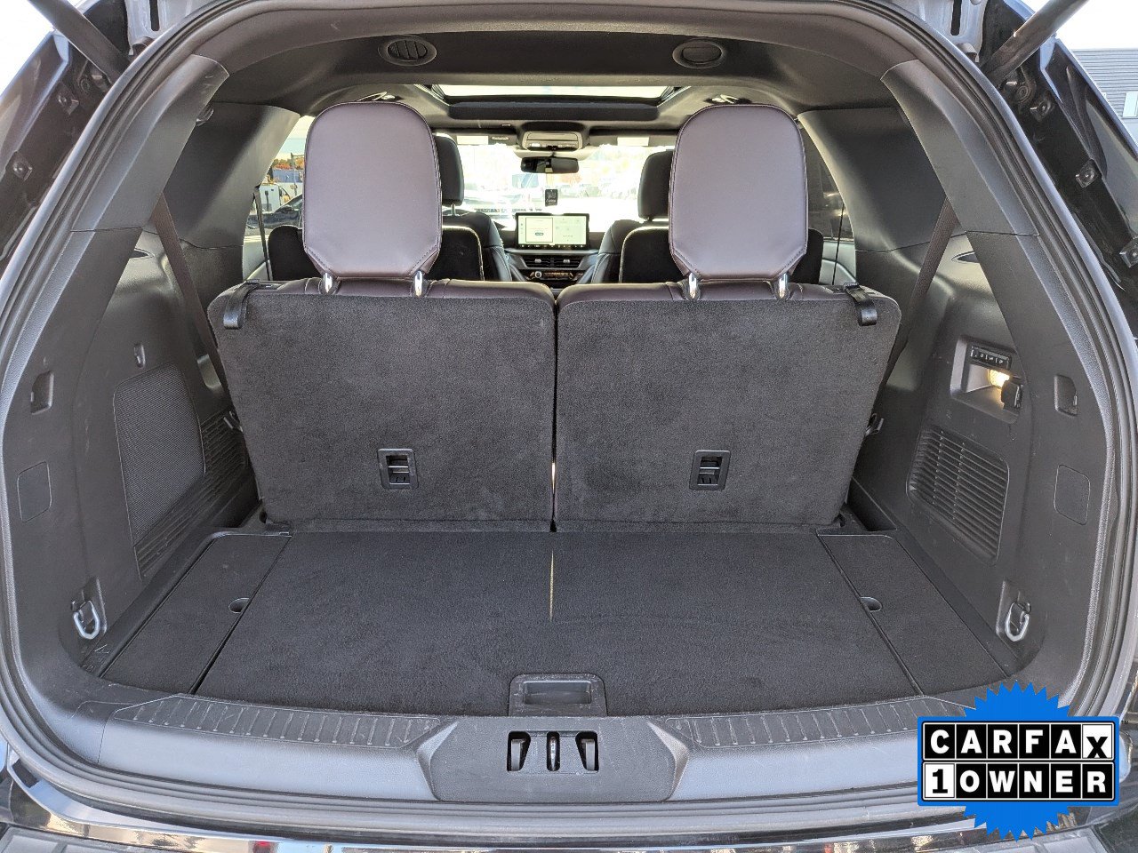 Certified 2025 Ford Explorer Platinum w/ Ultimate Package AWD/4WD image 14