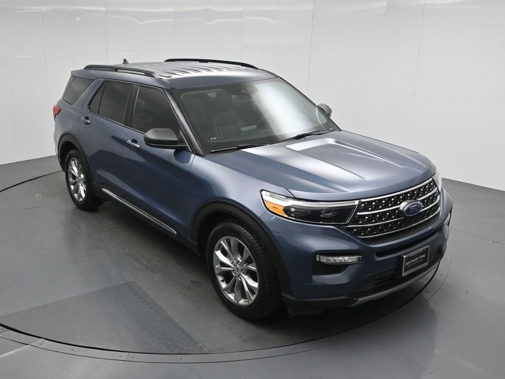 Certified 2021 Ford Explorer XLT w/ Equipment Group 202A image 4
