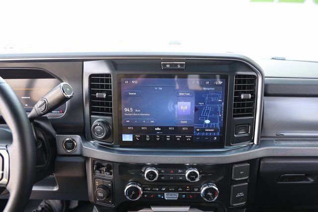 Certified 2025 Ford F250 Platinum image 18