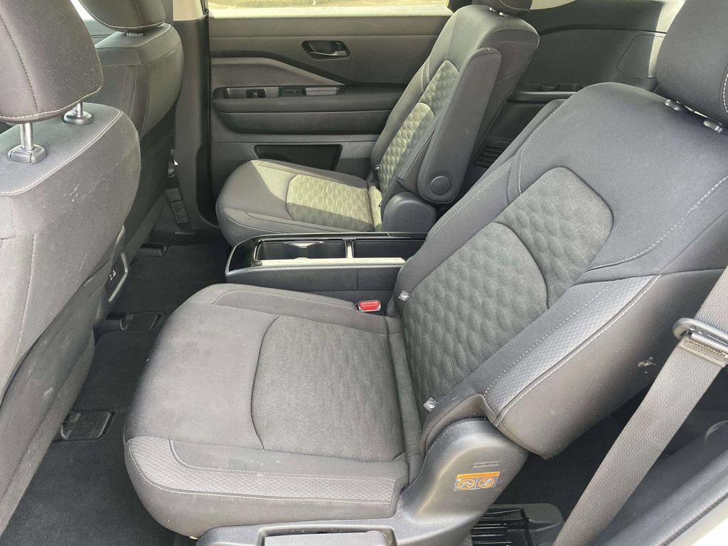 Used 2024 Nissan Pathfinder SV w/ SV Premium Package FWD image 12