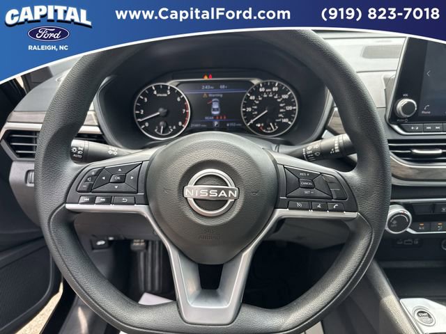 Used 2025 Nissan Altima 2.5 SV FWD image 24