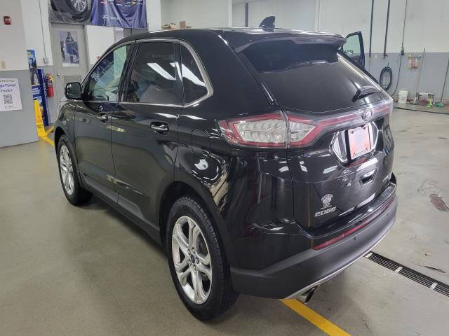 Certified 2018 Ford Edge Titanium w/ Technology Package AWD/4WD image 3