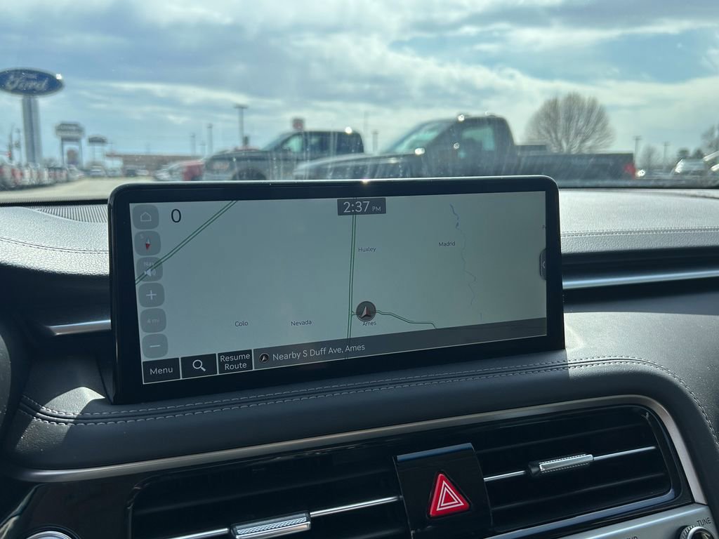 Used 2025 Genesis G70 2.5T image 21