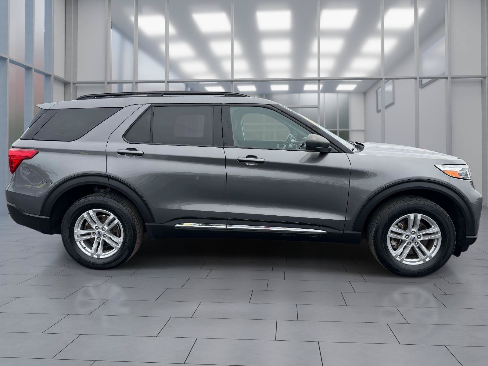 Certified 2023 Ford Explorer XLT AWD/4WD image 4