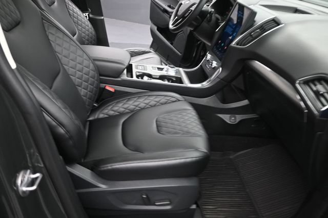 Certified 2024 Ford Edge Titanium AWD/4WD image 29
