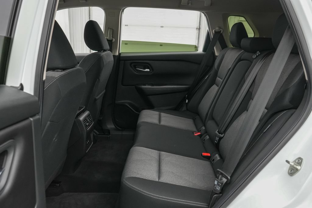 Used 2024 Nissan Rogue SV AWD/4WD image 18