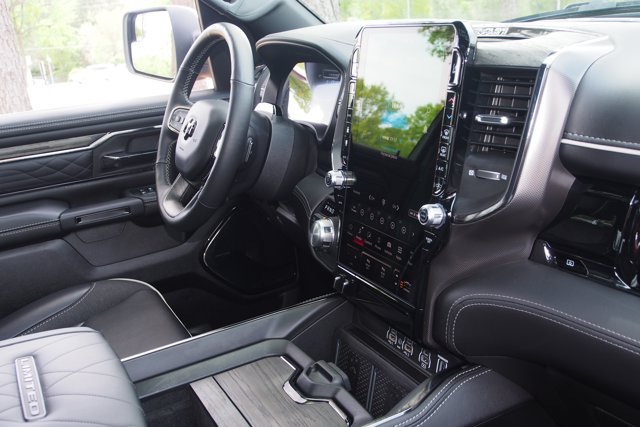 Used 2025 RAM 1500 Limited AWD/4WD image 12