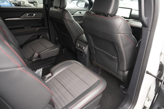 Certified 2025 Ford Explorer ST-Line w/ Premium Package RWD image 16