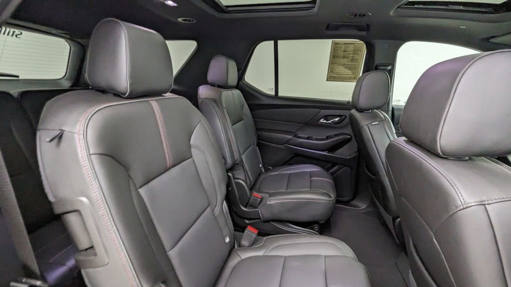 Used 2023 Chevrolet Traverse RS image 39