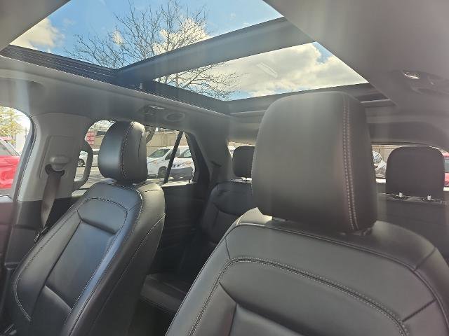 Certified 2023 Ford Explorer XLT w/ Equipment Group 202A image 4