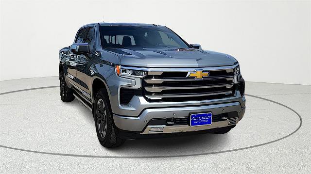Used 2025 Chevrolet Silverado 1500 High Country w/ Technology Package image 2