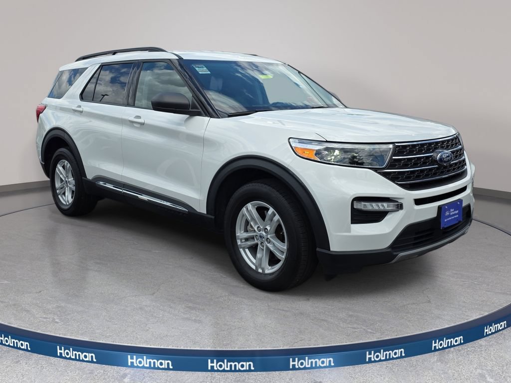 Certified 2023 Ford Explorer XLT w/ Equipment Group 202A AWD/4WD image 3