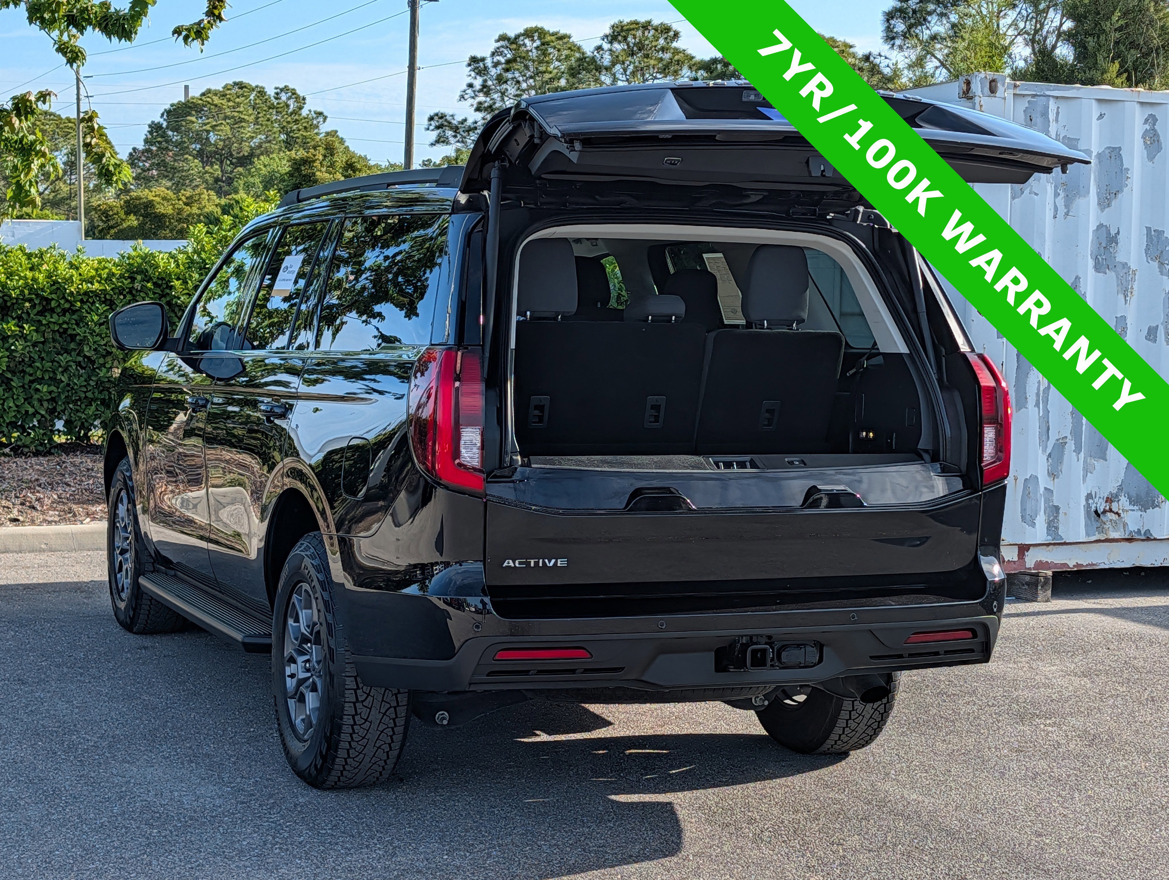Certified 2025 Ford Expedition Active RWD video 3