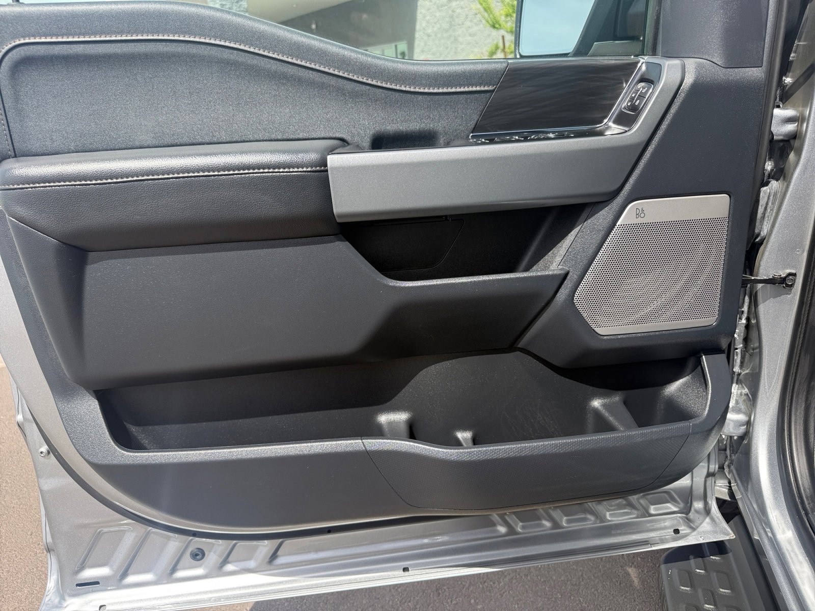 Certified 2024 Ford F150 Lightning Lariat image 14