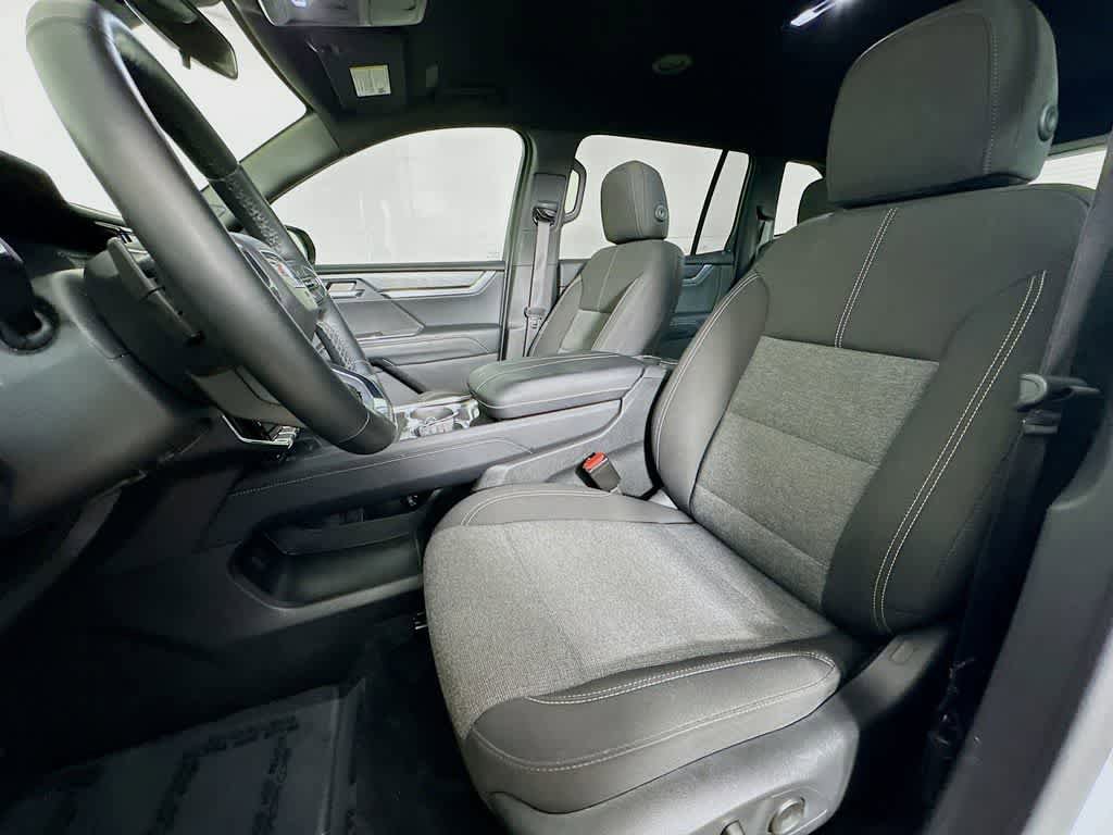 Used 2025 GMC Acadia Elevation FWD image 12