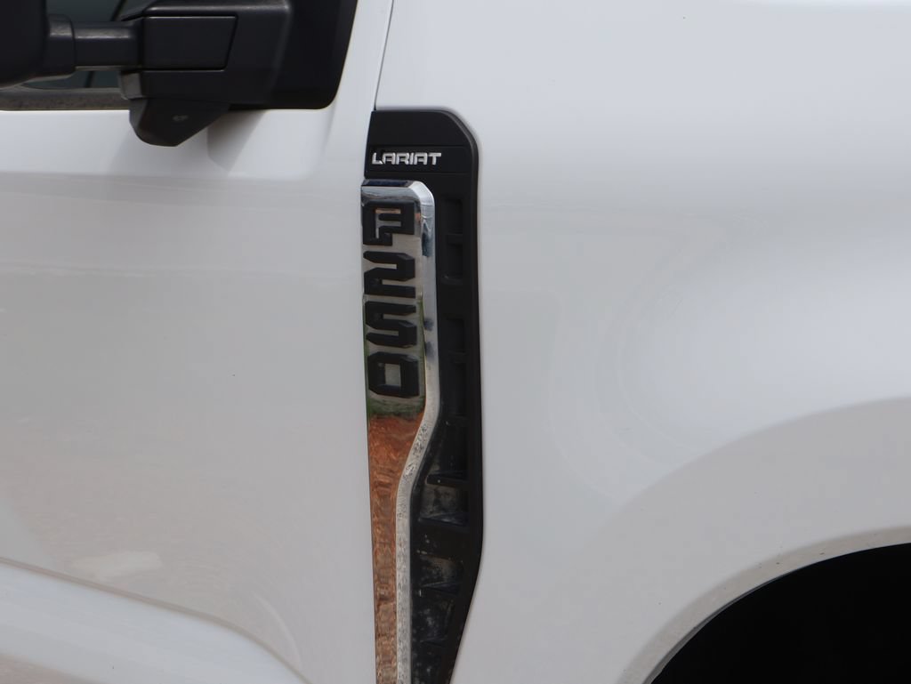Certified 2024 Ford F250 Lariat w/ FX4 Off-Road Package AWD/4WD image 13