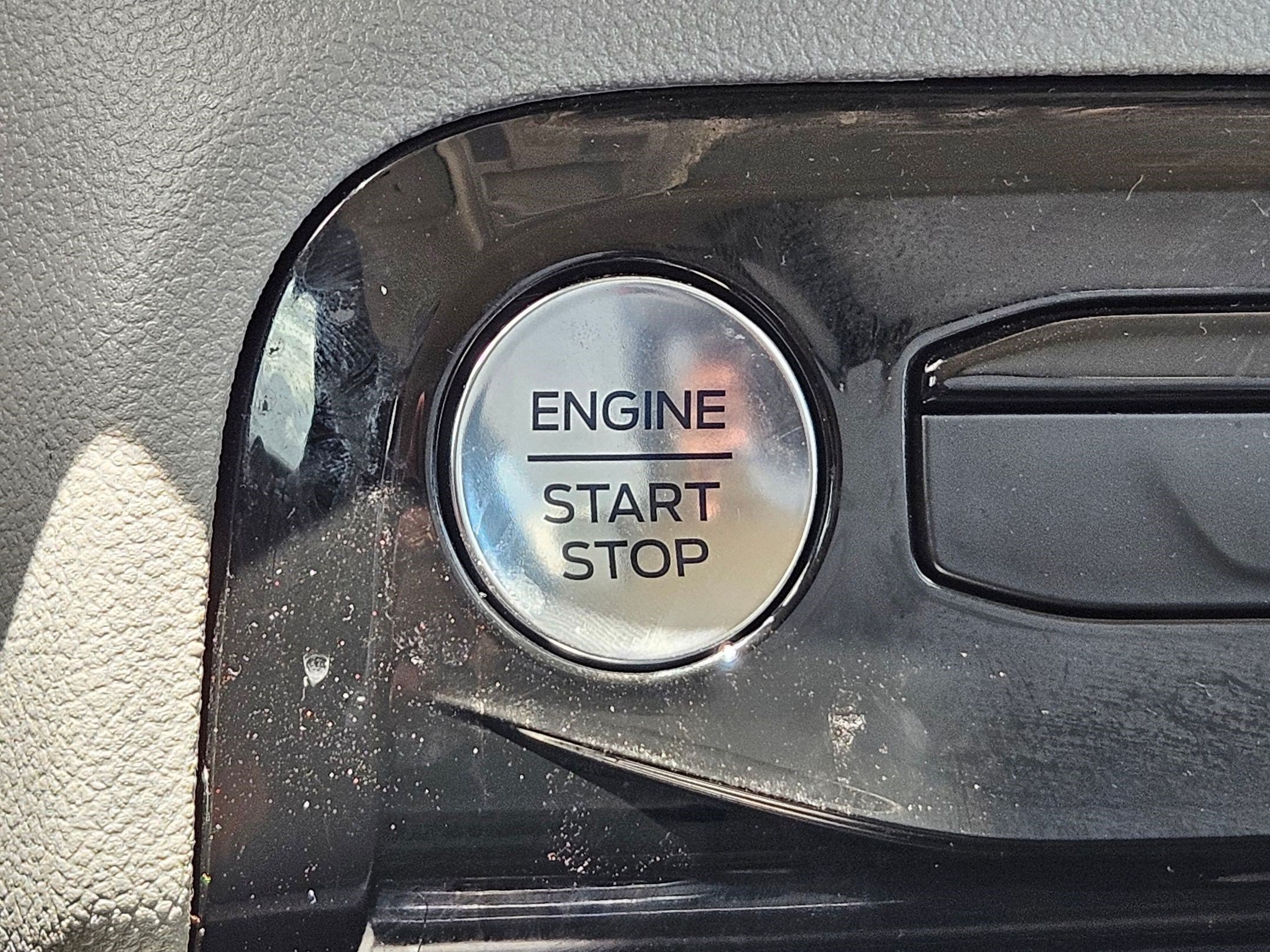Certified 2025 Ford Escape SE FWD image 23