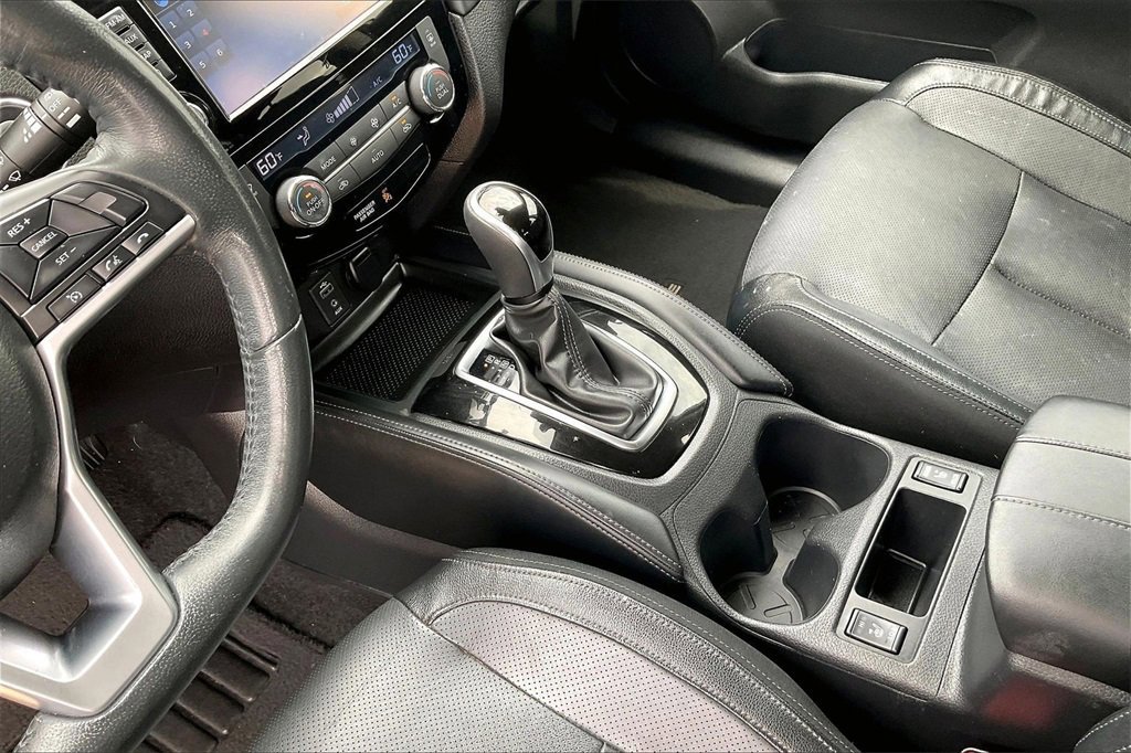 Used 2017 Nissan Rogue SL w/ SL Premium Package image 15