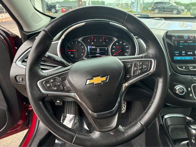 Used 2017 Chevrolet Malibu LT FWD image 15