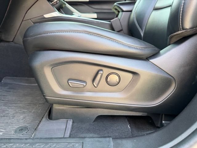 Certified 2023 Ford Explorer XLT w/ Equipment Group 202A RWD image 10