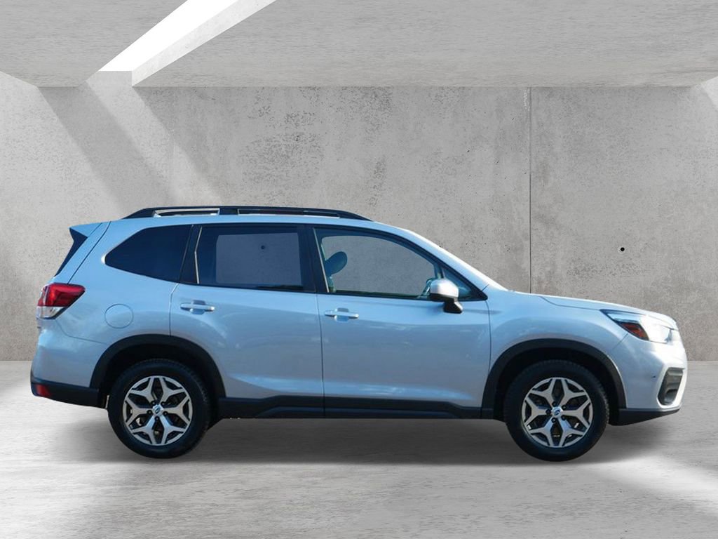 Used 2020 Subaru Forester Premium AWD/4WD image 2
