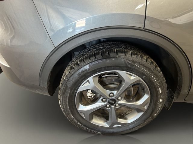 Certified 2025 Ford Escape ST-Line Select AWD/4WD image 32